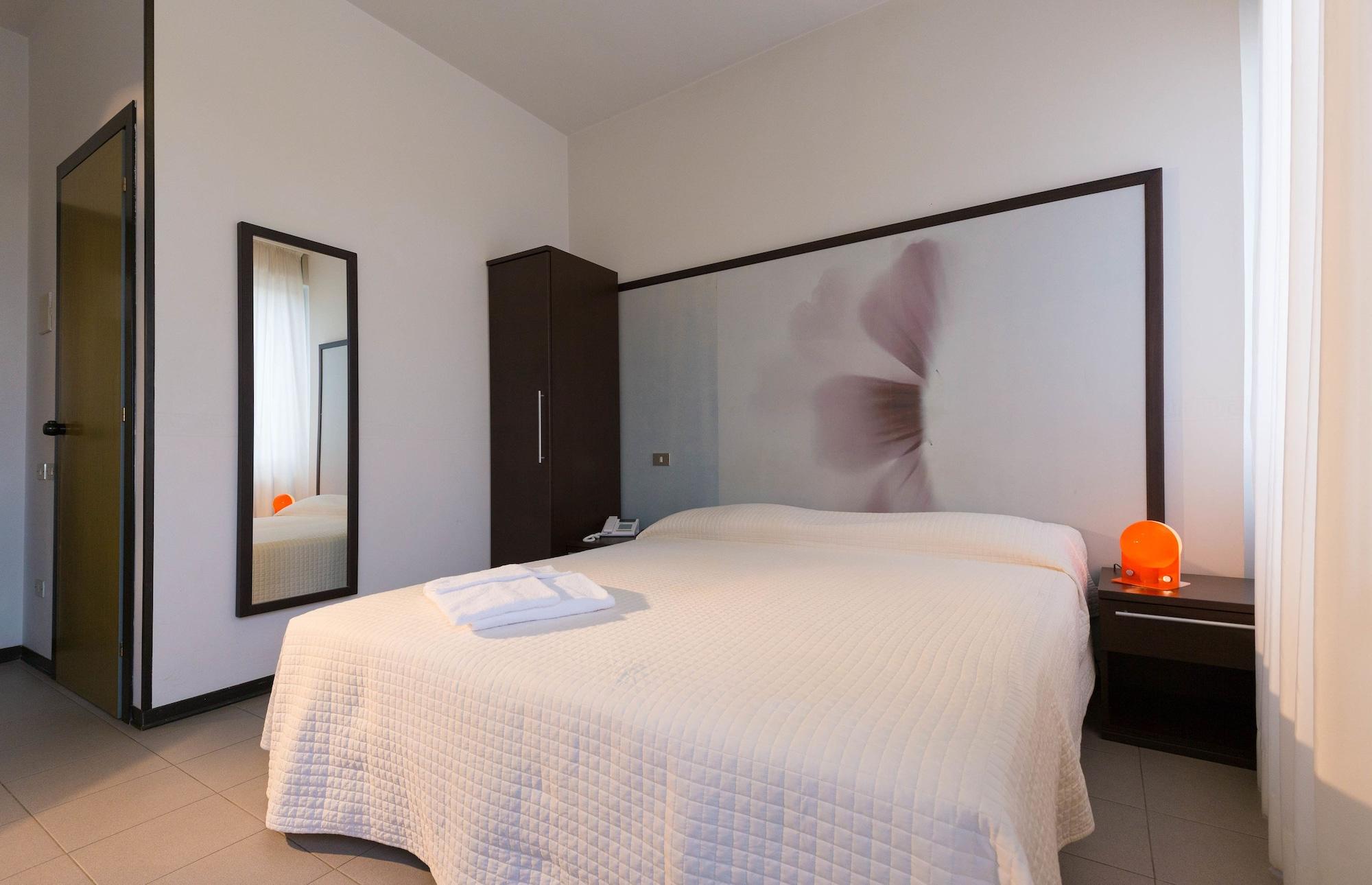 Solarium Hotel