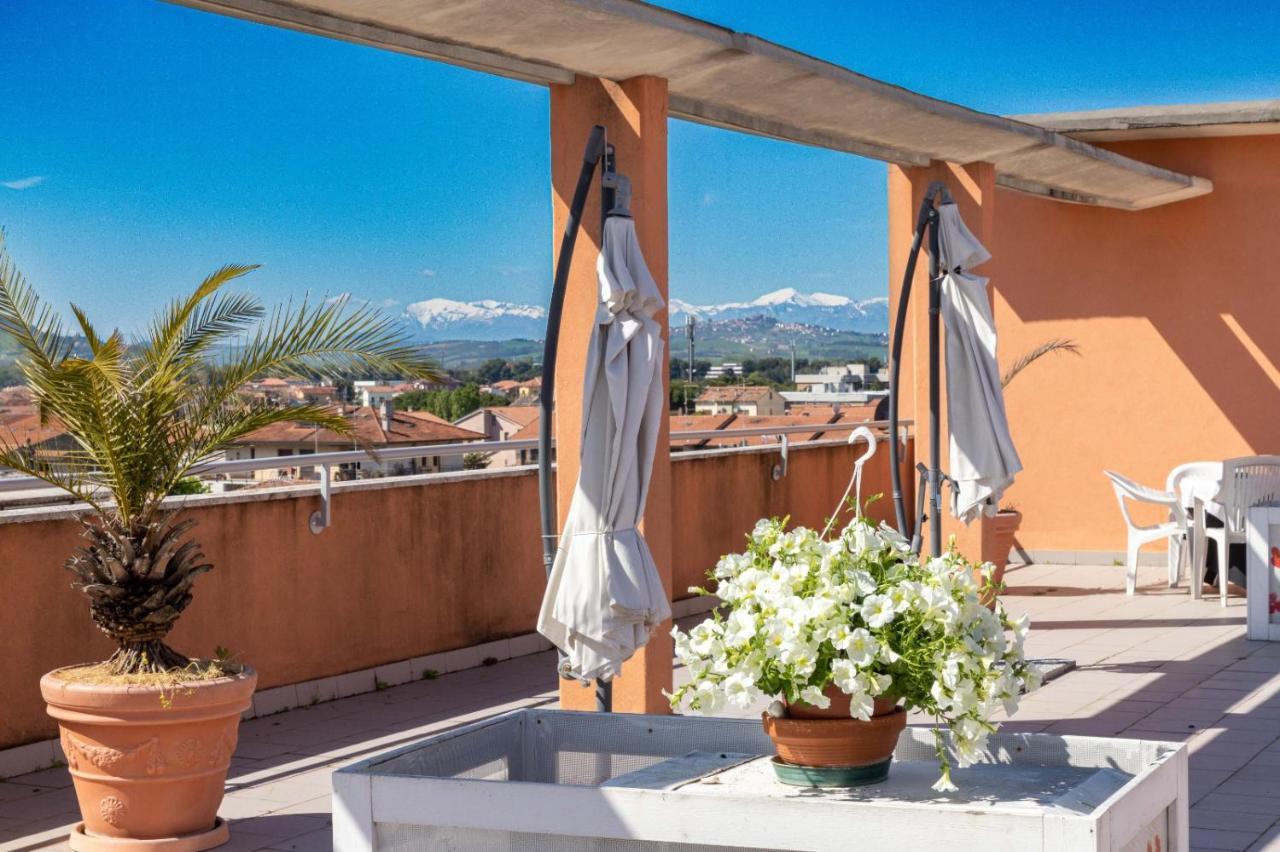 Solarium Hotel