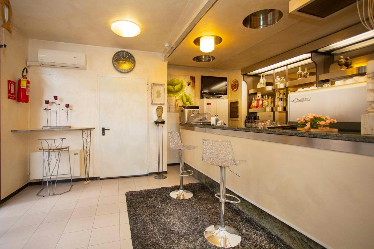 Solarium Hotel